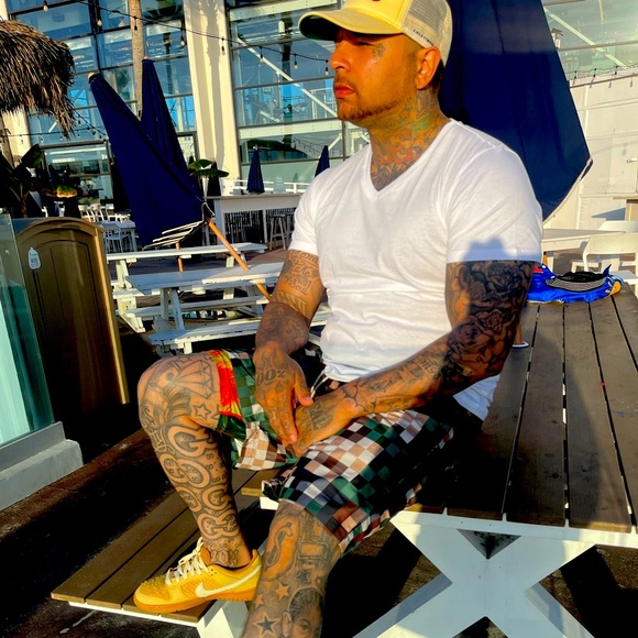 Meet your Posher, Edward - Picture 1 of 2